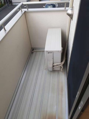 開放的で明るい空間を演出してくれるバルコニーです