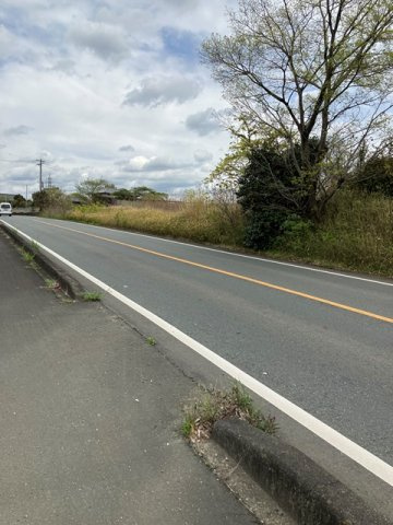 売地　豊川市足山田町上平16-1外9筆の前面道路含む現地写真