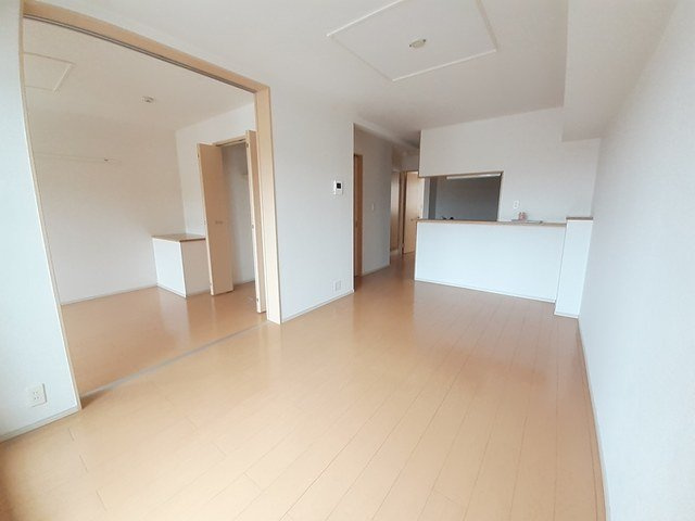 ソレイユ　Ⅱ番館の居間・リビング