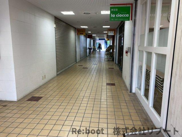 クレール市川のロビー