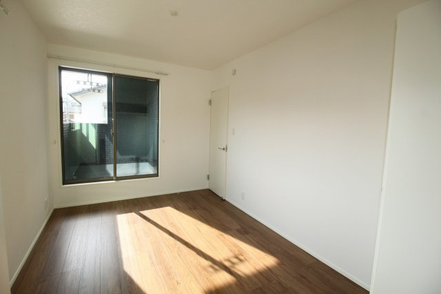 瀬戸南町２丁目　①　新築戸建　の洋室|2Ｆ　南の部屋　6.2帖