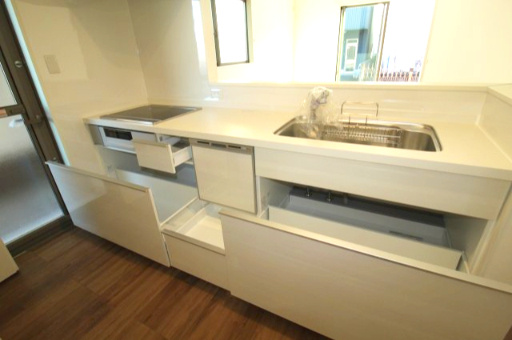 瀬戸南町２丁目　①　新築戸建　のキッチン