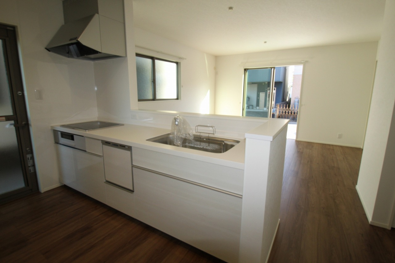 瀬戸南町２丁目　①　新築戸建　のキッチン