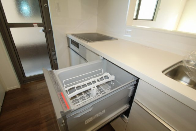 瀬戸南町２丁目　①　新築戸建　のキッチン|食器洗浄乾燥機