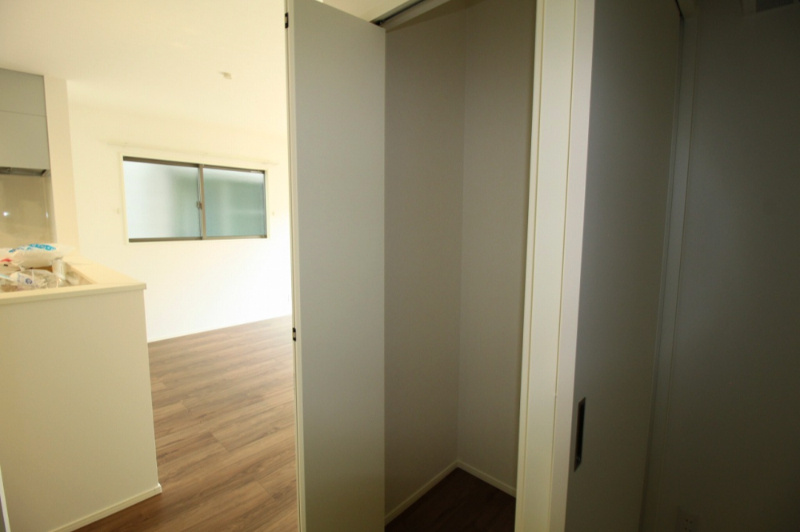 瀬戸南町２丁目　①　新築戸建　の収納|ＬＤＫ　15.2帖