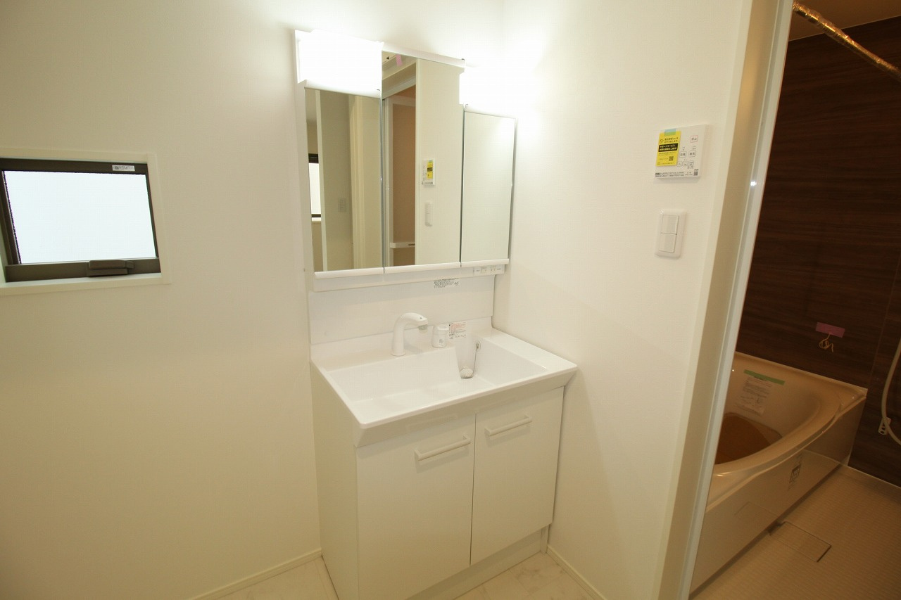 瀬戸南町２丁目　①　新築戸建　の独立洗面台