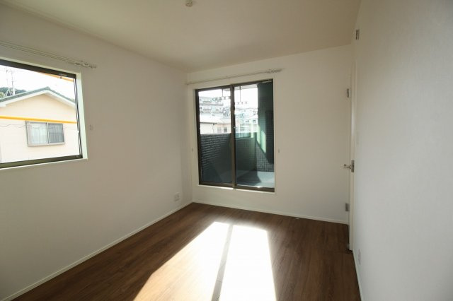 瀬戸南町２丁目　①　新築戸建　の洋室|2Ｆ　南の部屋　6.2帖