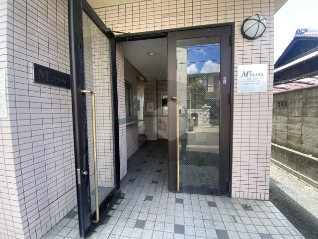 Mプラザ菱江のエントランス