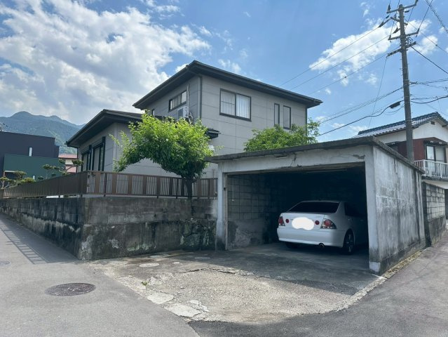 中村3丁目　中古戸建の駐車場|車庫付き！