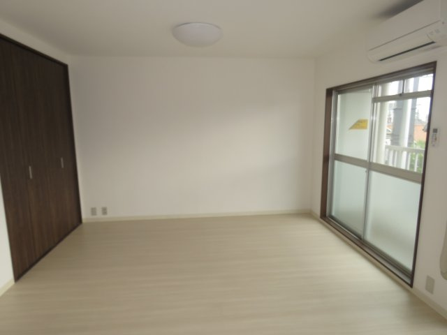 赤松マンションの居間・リビング