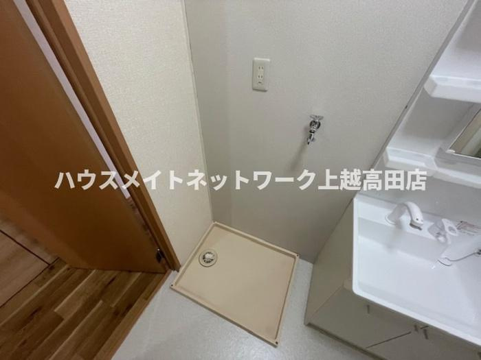 ヴューライラックの洗面所|洗濯機置場
