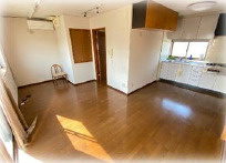 大津市石山寺４丁目の店舗の洋室