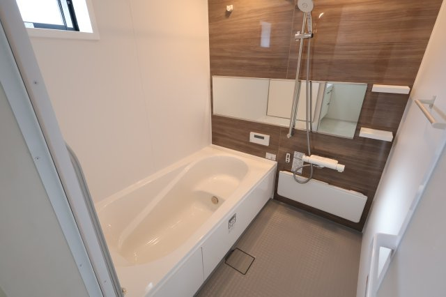 《仲介手数料無料》練馬区早宮４丁目29-14(3号棟)新築一戸建てケイアイスタイルの浴室|撮影日 2025年9月19日 15:00 曇り
