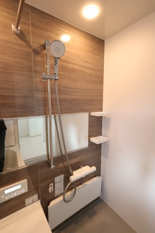 【浴室】 | 《仲介手数料無料》練馬区早宮４丁目29-14(3号棟)新築一戸建てケイアイスタイル | 撮影日 2025年9月19日 15:00 曇り