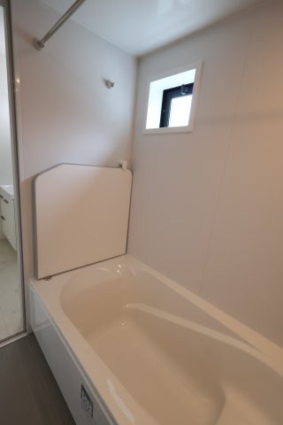 《仲介手数料無料》練馬区早宮４丁目29-14(3号棟)新築一戸建てケイアイスタイルの浴室|撮影日 2025年9月19日 15:00 曇り