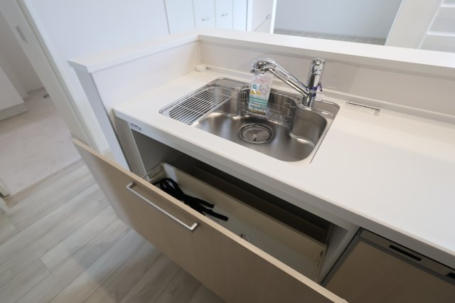 【キッチン】 | 《仲介手数料無料》練馬区早宮４丁目29-14(3号棟)新築一戸建てケイアイスタイル | 撮影日 2025年9月19日 15:00 曇り