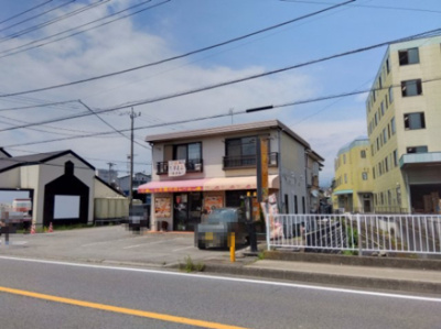 【外観】 | 売店舗　富士宮市小泉 | オーナーチェンジ物件です。【年間予定賃金収入：1,800,000・利回り：6.43％】