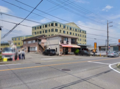 【外観】 | 売店舗　富士宮市小泉 | 県道414号線沿いの好立地です。スーパー・ドラッグストア・コンビニが近くにあります。飲食店も通り沿いに多数あります。