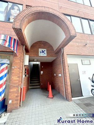 【エントランス】 | K'S BLD金剛　金剛駅前テナントビル2階 