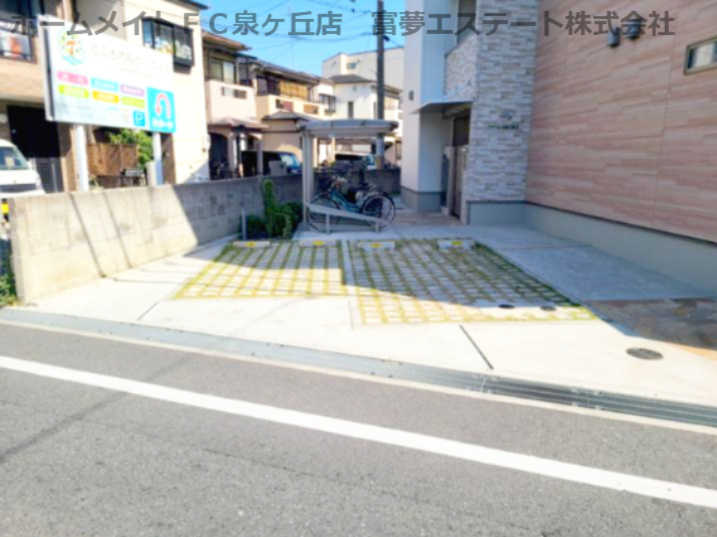 フジパレス初芝駅北の駐車場