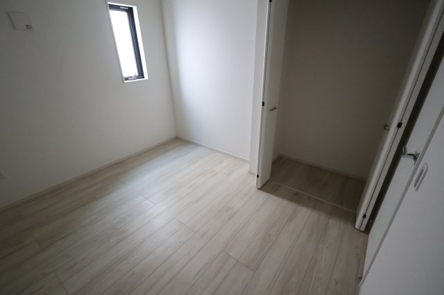 《仲介手数料無料》練馬区貫井３丁目46-29新築一戸建てケイアイスタイルの洋室