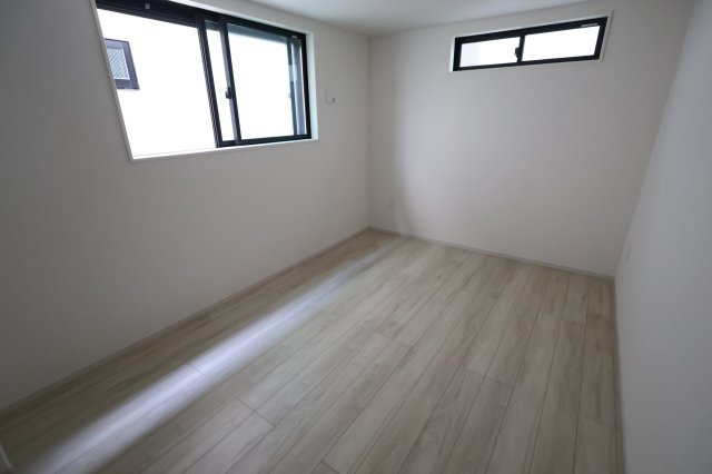 《仲介手数料無料》練馬区貫井３丁目46-29新築一戸建てケイアイスタイルの洋室