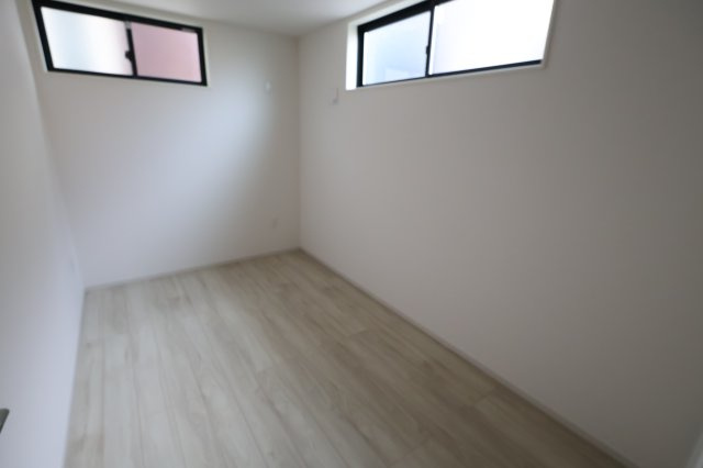 《仲介手数料無料》練馬区貫井３丁目46-29新築一戸建てケイアイスタイルの洋室