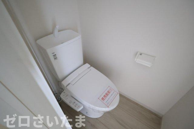 《仲介手数料無料》練馬区貫井３丁目46-29新築一戸建てケイアイスタイルのトイレ
