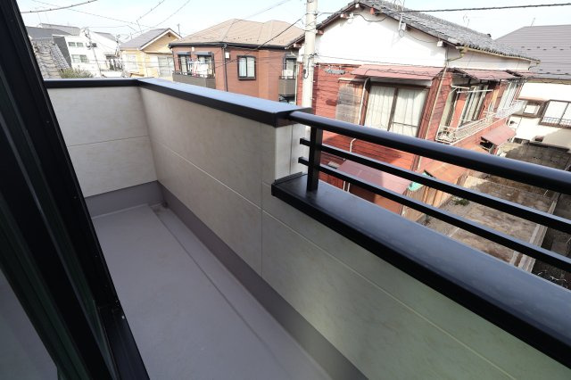《仲介手数料無料》練馬区貫井３丁目46-29新築一戸建てケイアイスタイルのバルコニー