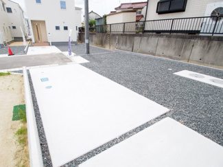 【駐車場】