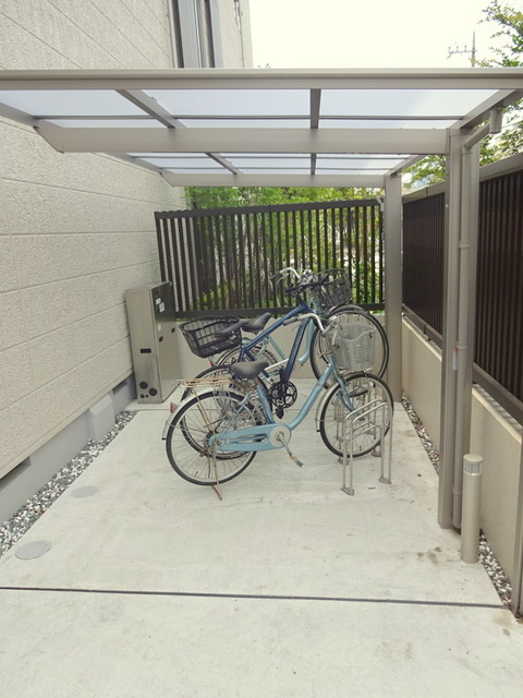 （シニア限定）ヘーベルＶｉｌｌａｇｅ高島平のその他共用部分|屋根付き駐輪場