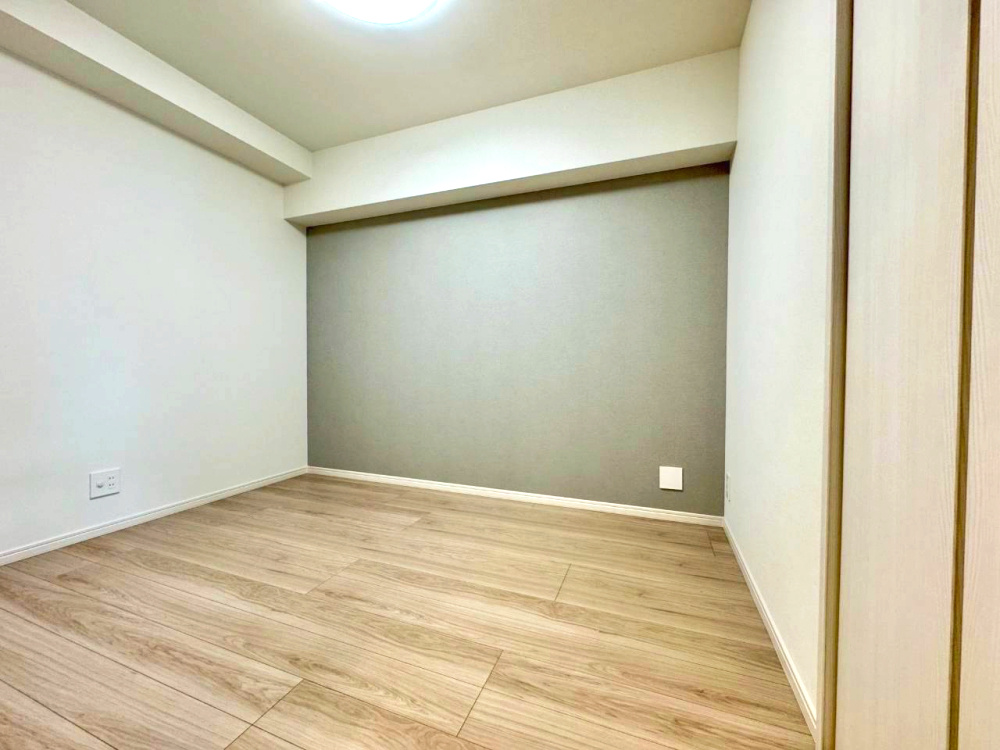 赤堤スカイマンションの洋室|落ち着いた空間で安らぎのひとときをお過ごし頂けます。

ご内見希望・資料請求などお気軽にお問い合わせ下さい！
03-5990-5201