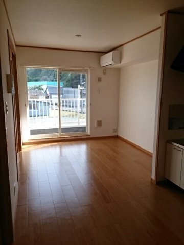 エレガンテⅡの居間・リビング