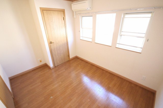 クローバーの寝室|※お部屋により仕様が異なる場合があります※