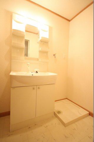 クローバーの洗面所|※お部屋により仕様が異なる場合があります※