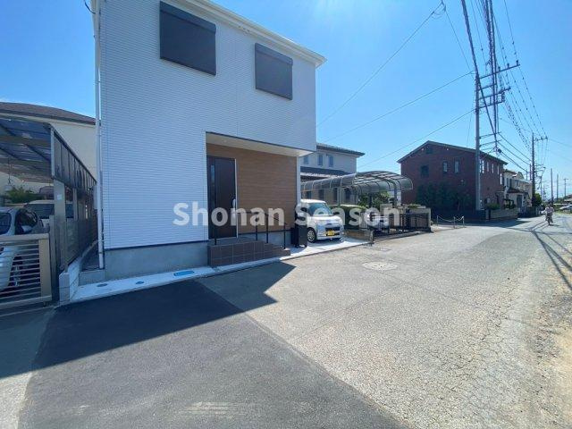 【前面道路含む現地写真】 | 内覧の際には、新生活をイメージしながら隅々までご覧くださいね♪