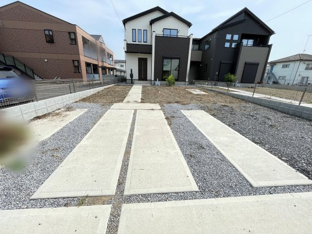 中古戸建・未入居・築浅　大泉町寄木戸の駐車場|カースペースは並列3台駐車可能です！