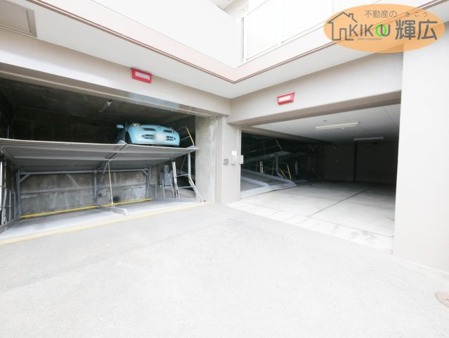 プレステージ姫路西飾磨　3階の駐車場