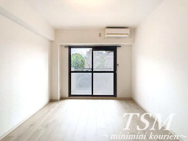 デイグラン香里園北の洋室