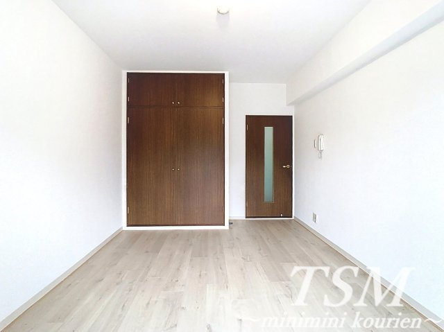 デイグラン香里園北の洋室