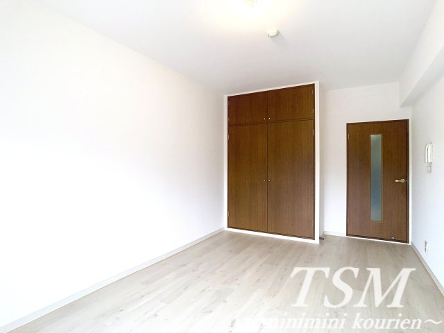 デイグラン香里園北の洋室