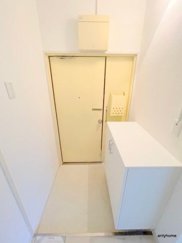 メゾン千里山　仲介手数料無料の玄関