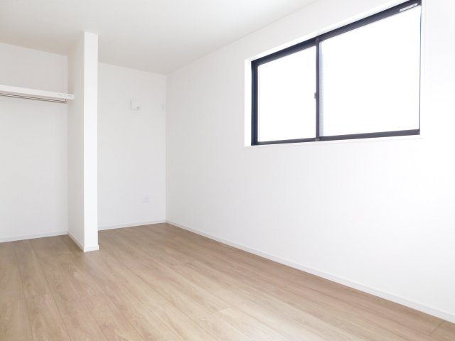 名古屋市西区児玉３丁目の新築一戸建の洋室|◇３階洋室◇　　南面で明るい洋室６．２帖　収納スペース完備♪