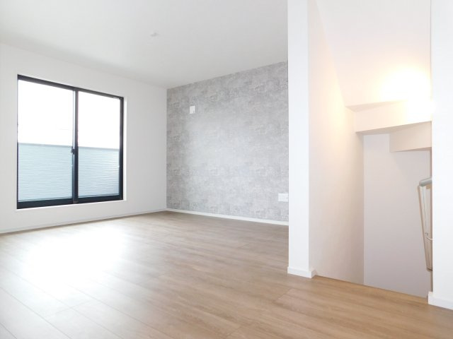 名古屋市西区児玉３丁目の新築一戸建の居間・リビング|◇リビング◇　　明るいリビング１７．２帖　外からの視線が気にならないプライバシー性の高い２階リビング！