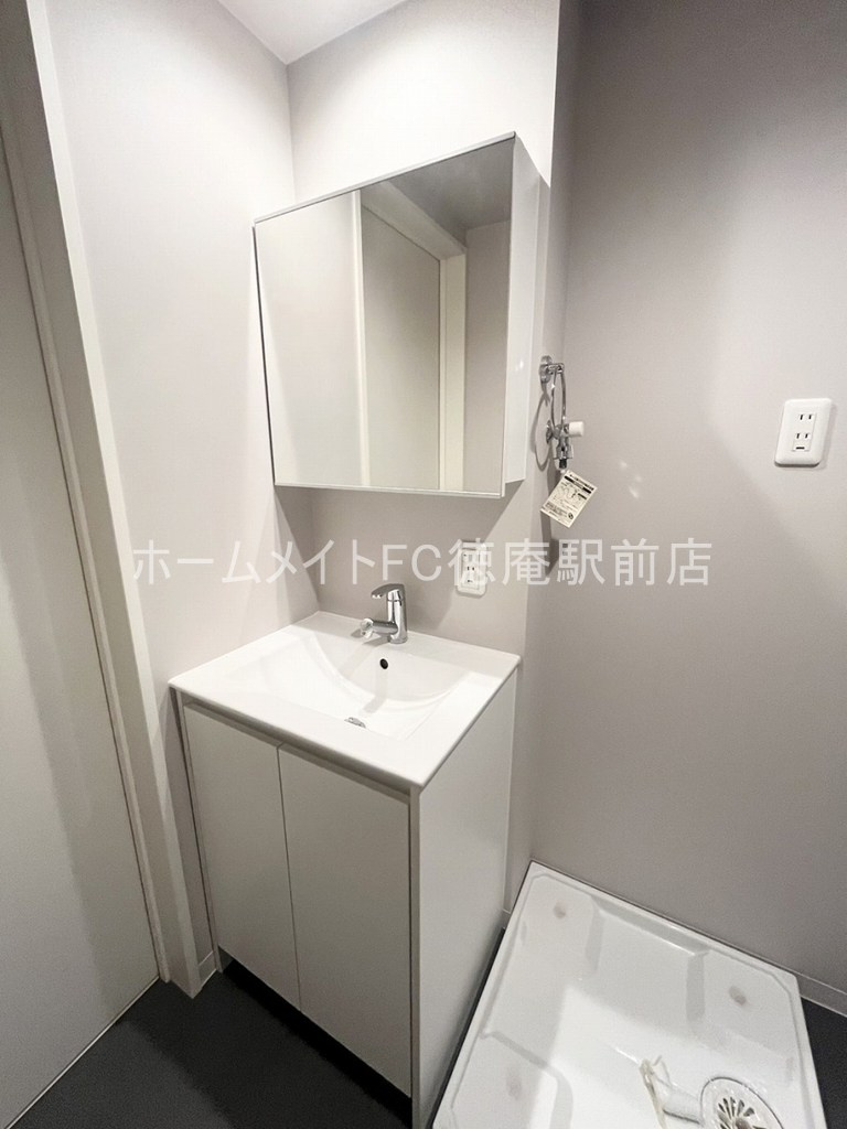東大阪市鴻池町２丁目のアパートの独立洗面台