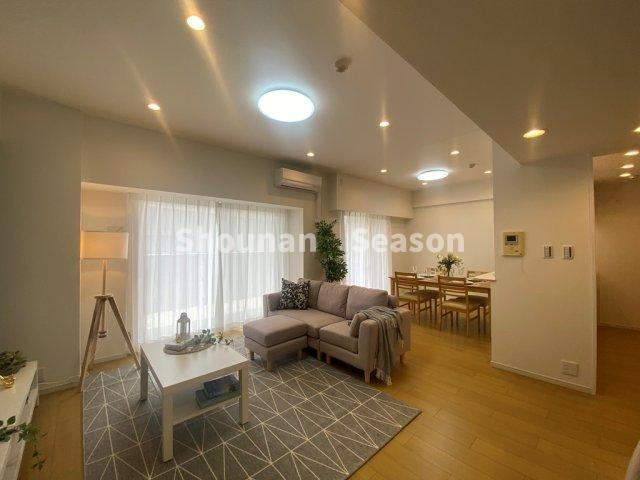 【居間・リビング】 | 新生活を彩る、素敵な家具・インテリアをディスプレイしております♪　
ぜひ現地内覧にいらしてみませんか。