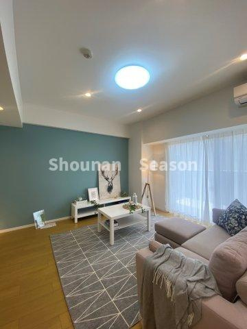 【居間・リビング】 | 購入後の暮らしも安心「アフターサービス保証」をお付けしております♪
オートロック・日勤で管理体制も良好ですよ。