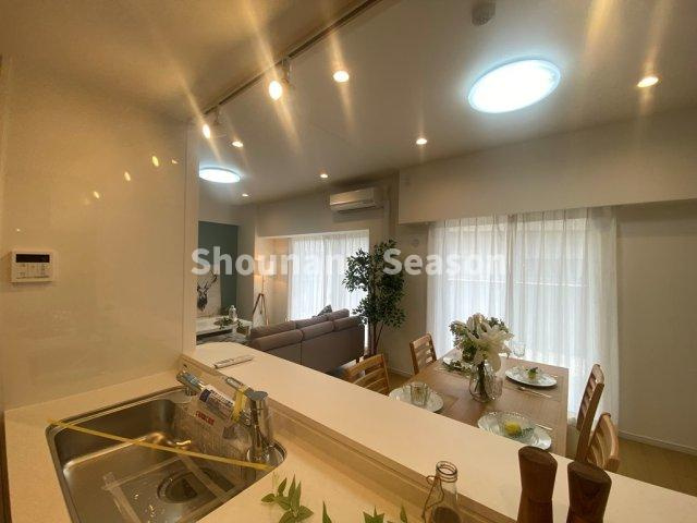 【キッチン】 | キッチンは配膳＆後片付けスムーズなカウンター付きです♪