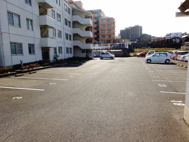 カルムハイツ千代田の駐車場