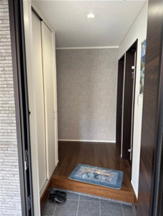 ふじみ野市上福岡４丁目の中古一戸建の玄関|玄関には大型のシューズボックス付きです。